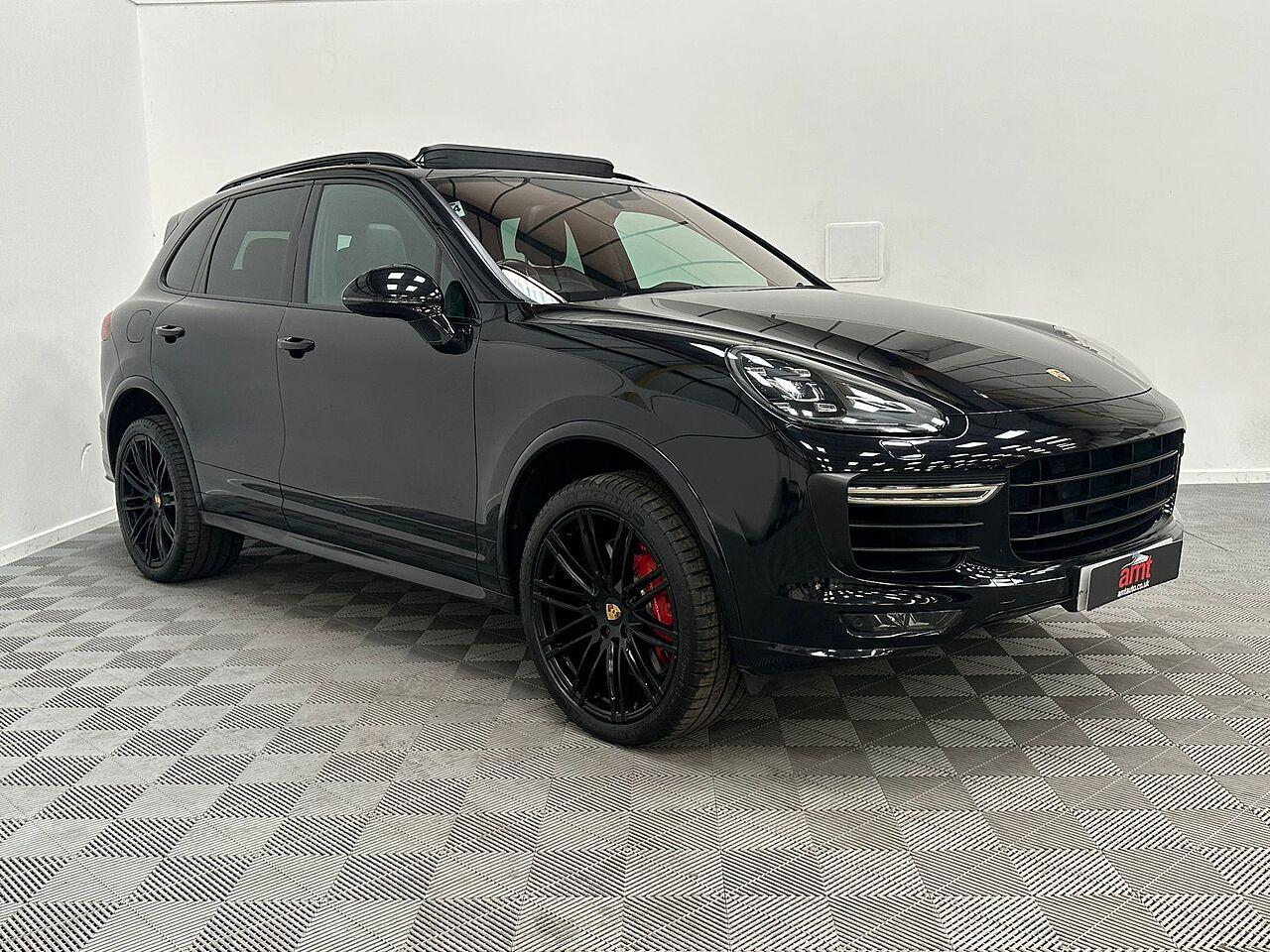 PORSCHE CAYENNE ESTATE Turbo 5dr Tiptronic S image