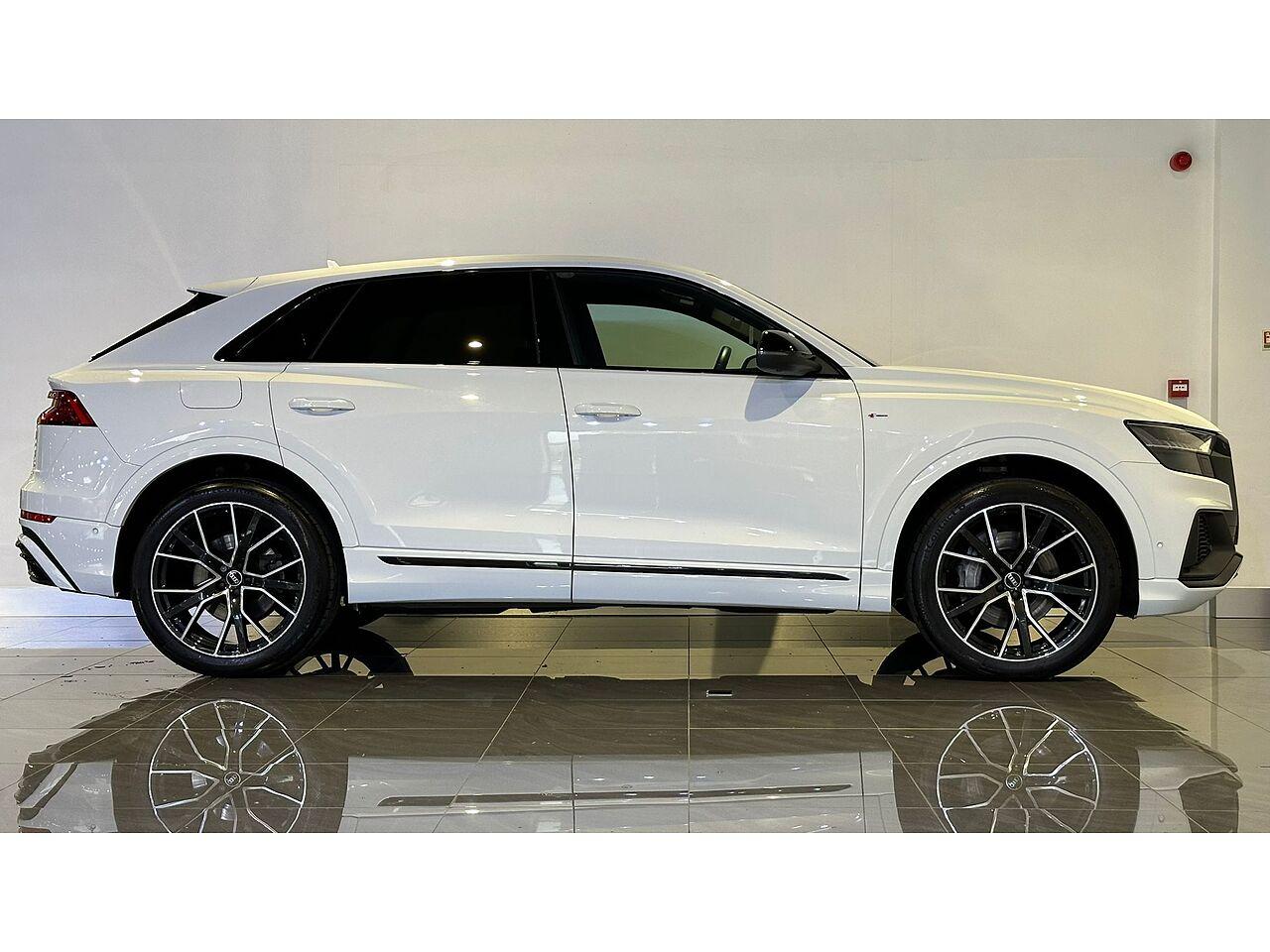 AUDI Q8 ESTATE 55 TFSI Quattro Black Edition 5dr Tiptronic image